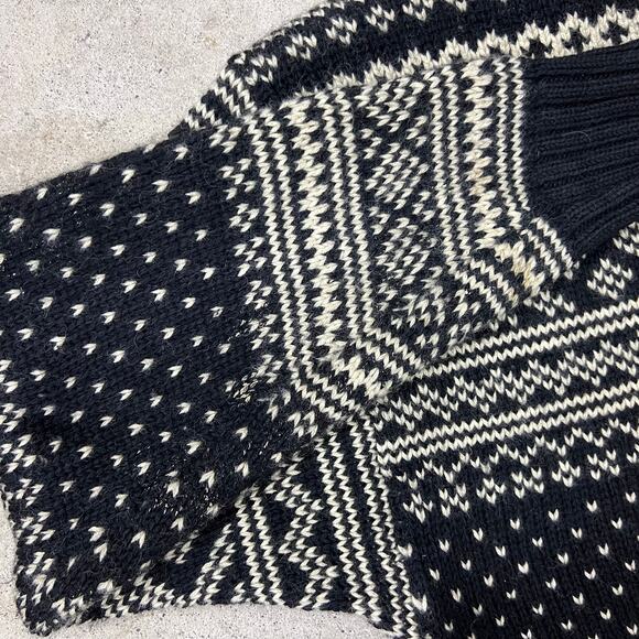 Vintage Tommy Hilfiger Fair Isle Winter Snowflake Holiday Sweater Black White L - Picture 9 of 10